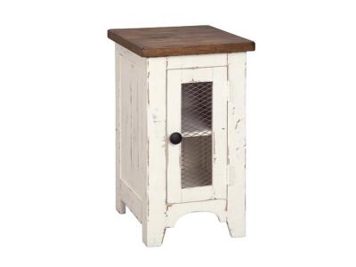 Ashley Wystfield Chairside End Table - T459-7